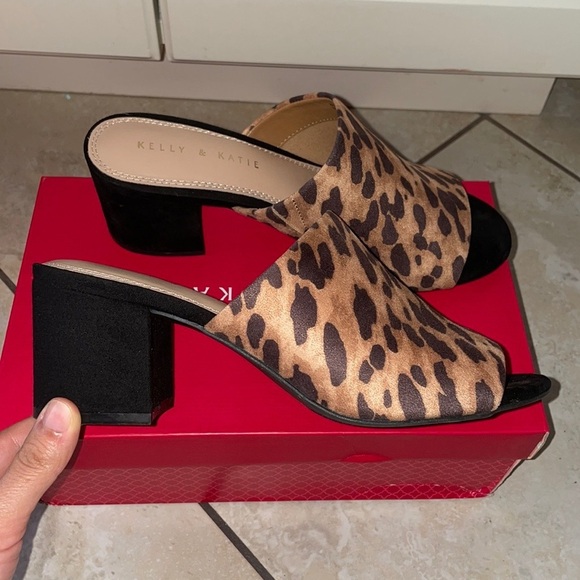 Kelly & Katie Borea Cheetah Mule Sandal - Picture 2 of 5